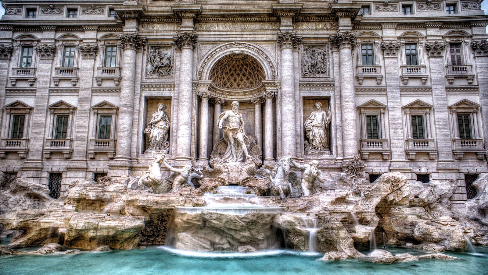 Foto della Fontana di Trevi di Roma